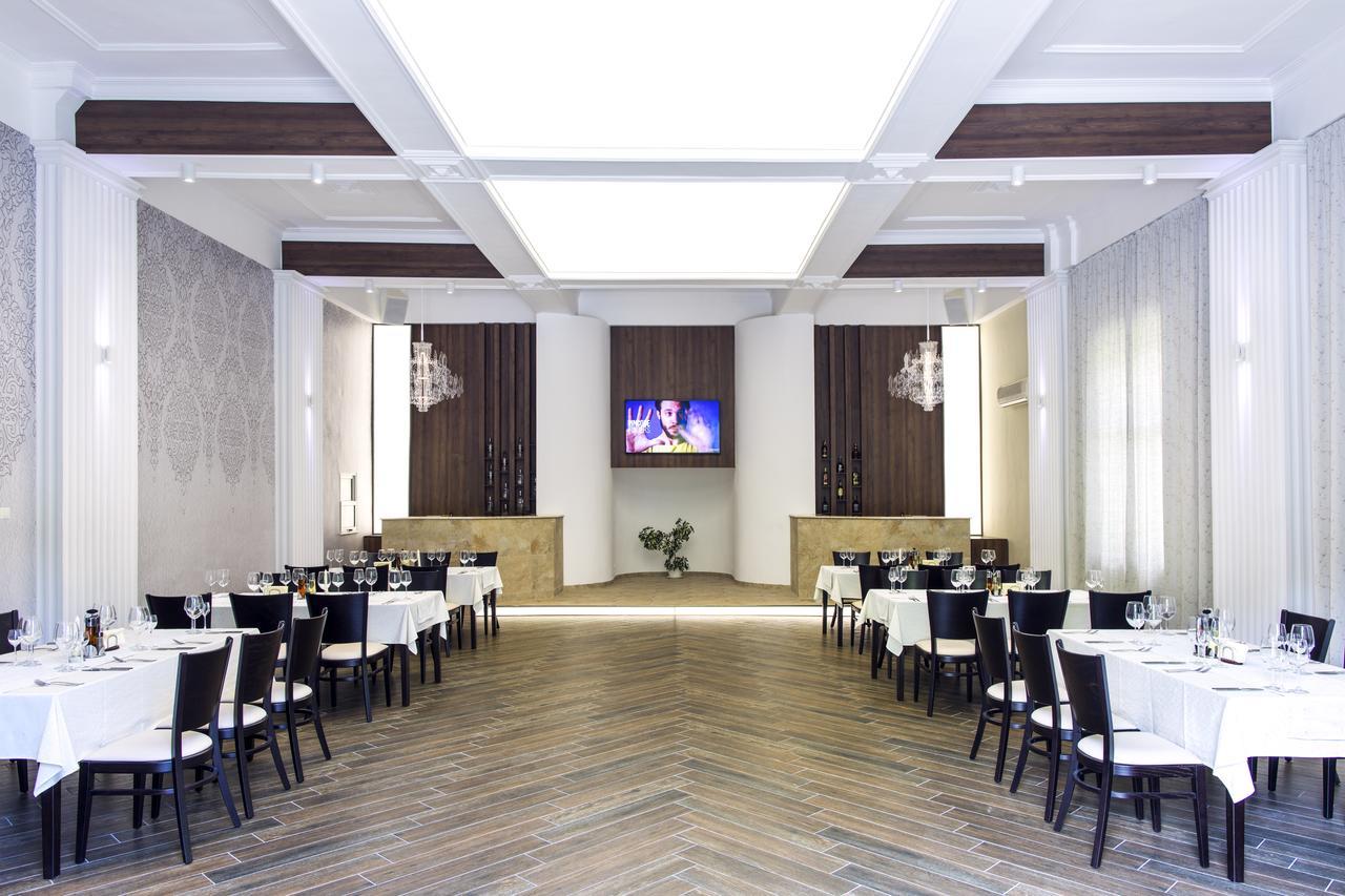 Hotel Orbita شومن المظهر الخارجي الصورة