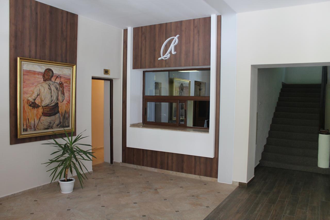 Hotel Orbita شومن المظهر الخارجي الصورة