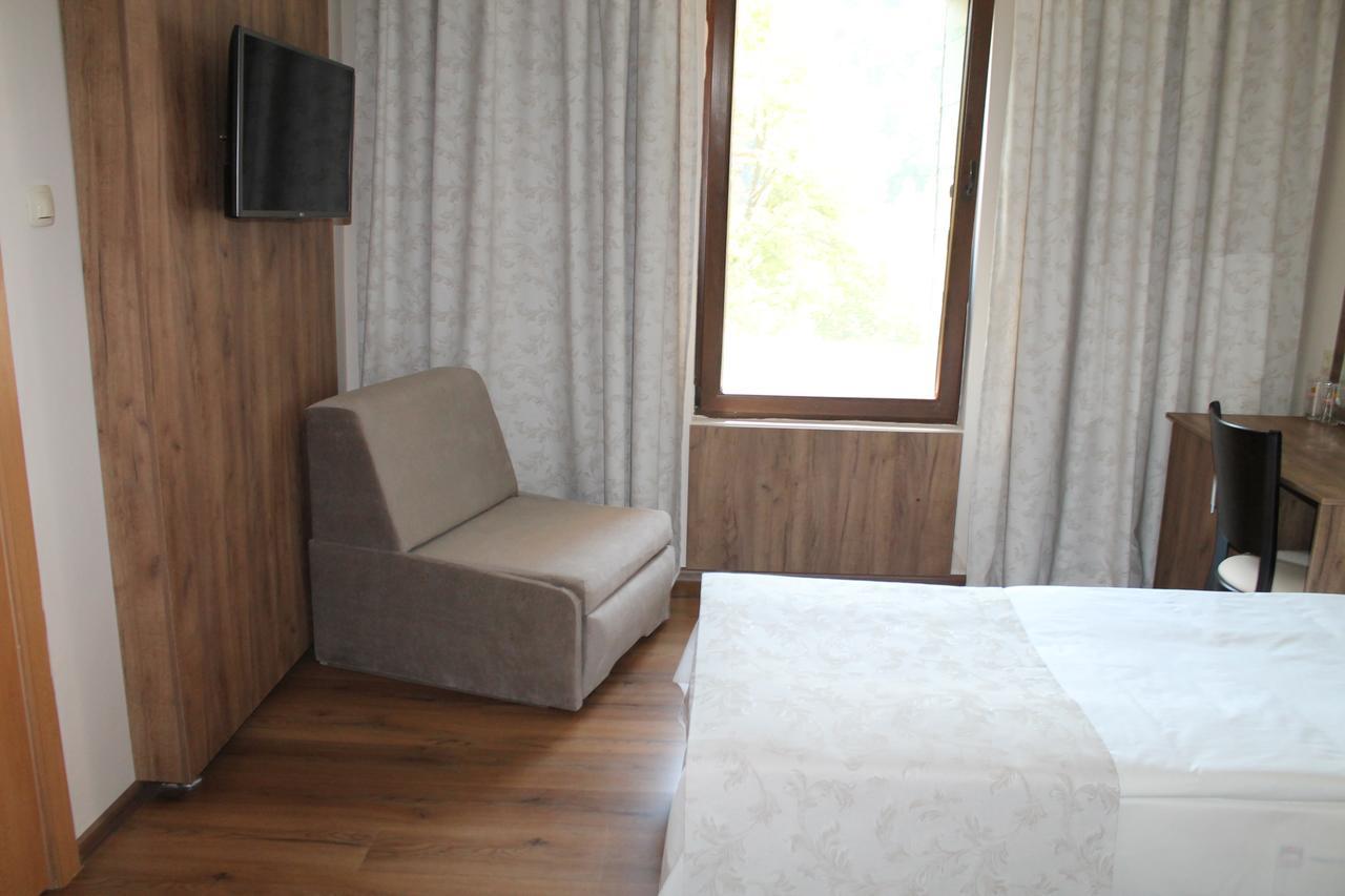 Hotel Orbita شومن المظهر الخارجي الصورة